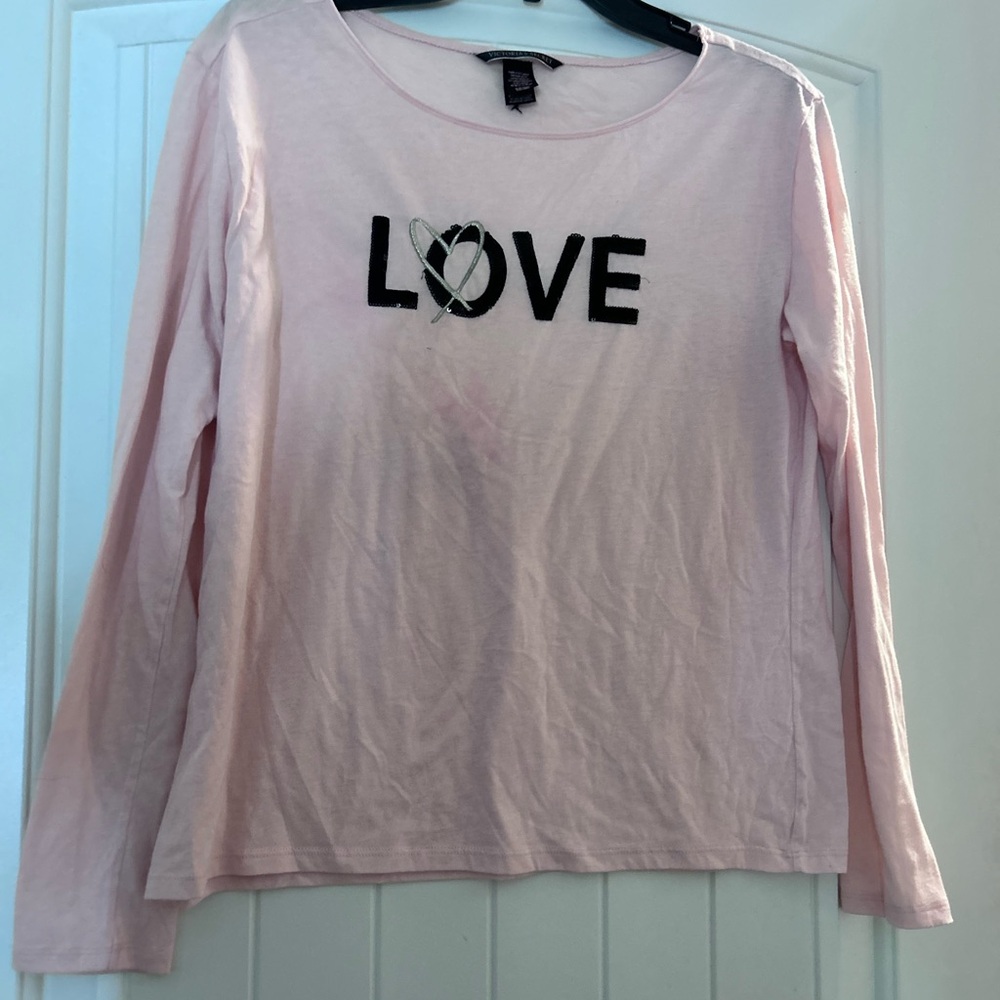 ☀️3/$15☀️ Victoria's Secret Light Pink Crew Neck Top see photo for damage